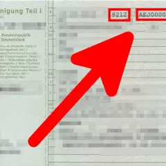 Der Nummer der Zulassungsbescheinigung Teil I ist AEJ00000.