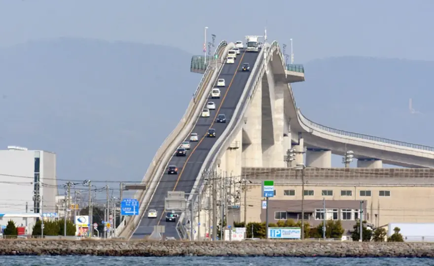 Eshima Ohashi in Japan - Wie steil ist die Brücke wirklich?