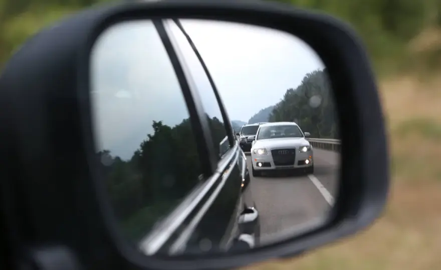Lichthupe auf der Autobahn - was ist erlaubt?