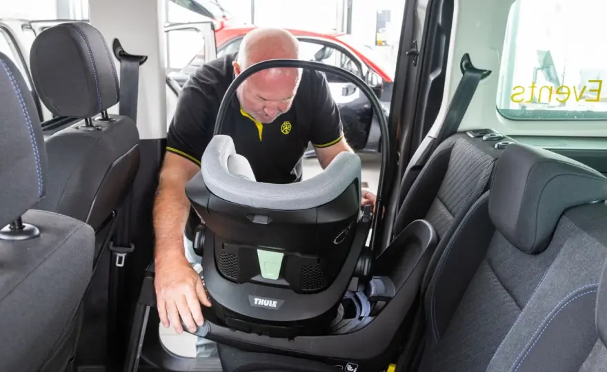 Kindersitz in Italien - Was Familien vor der Fahrt wissen müssen