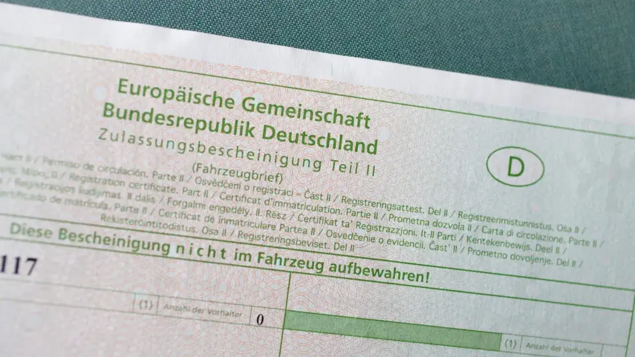 Zulassungsbescheinigung Teil II f&uuml;r Deutschland. Wichtig f&uuml;r den Halterwechsel, um das Kennzeichen behalten zu k&ouml;nnen.